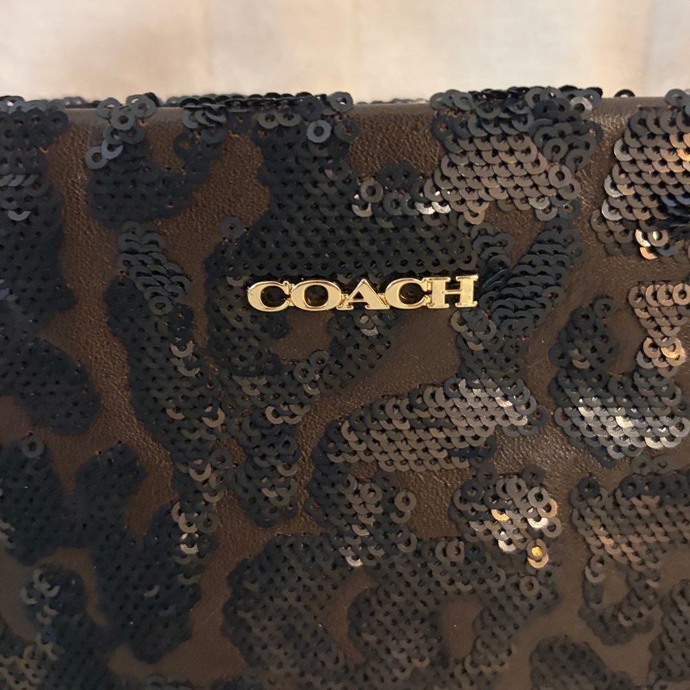 ✨ Coach Sequin Leopard Wristlet Clutch – Black/Burgundy – Style 26480 - Picture 2 of 4
